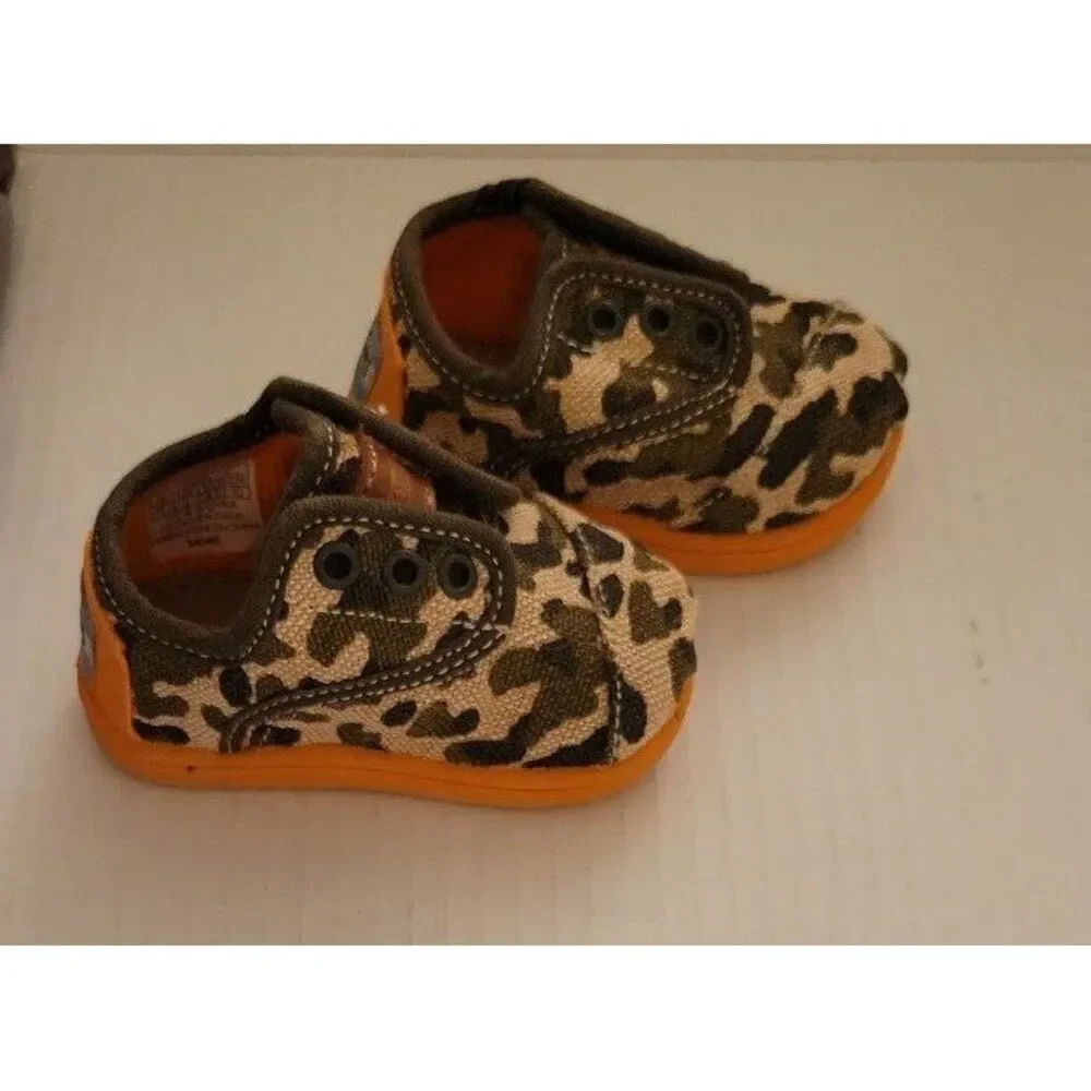 TOMS camouflage baby slip‎ on shoesT3